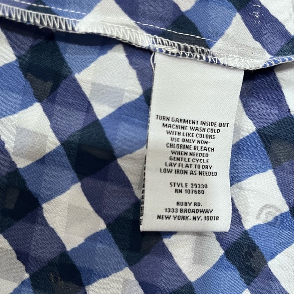 Ruby Rd. petite xl 3 button top - Picture 5 of 8